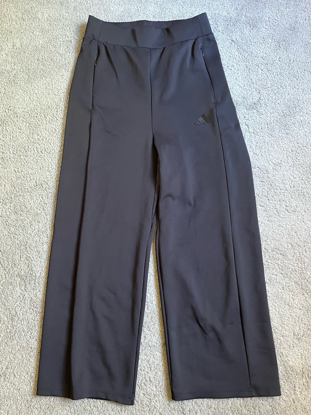 NWOT ADIDAS Women’s Strata Wide Leg High Rise Pants Medium